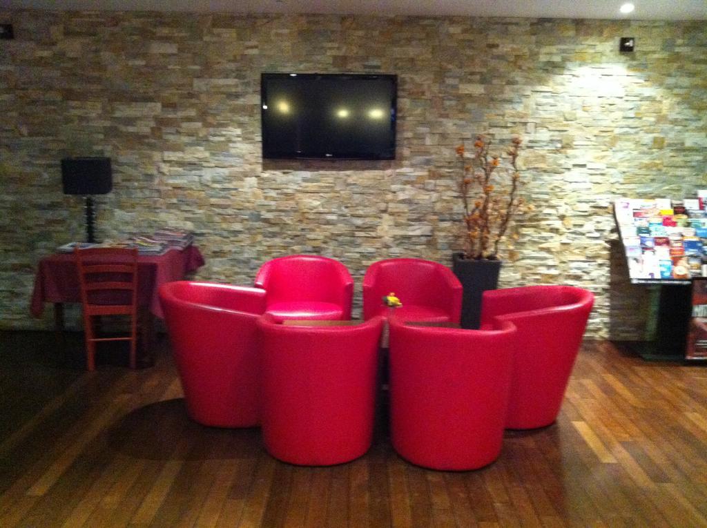 Comfort Hotel Poissy Technoparc Eksteriør billede